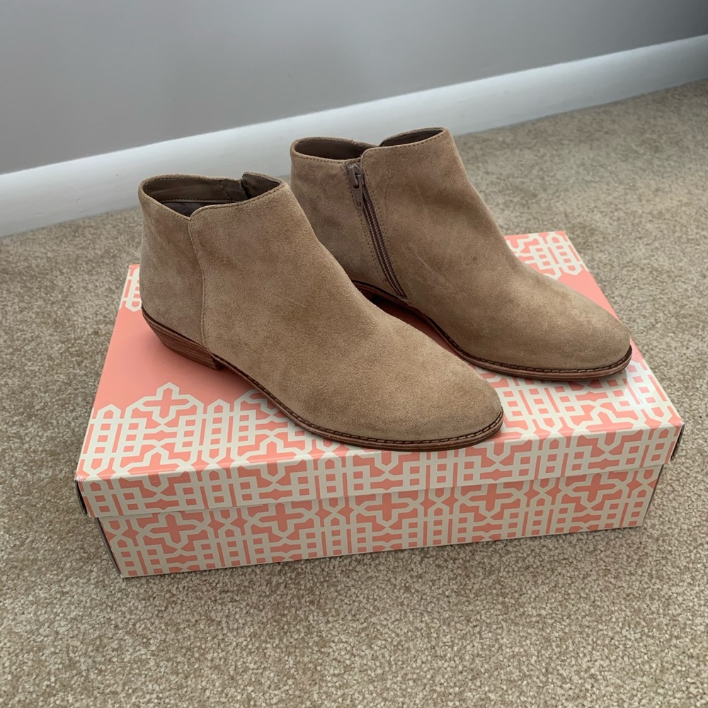 Gianni Bini booties